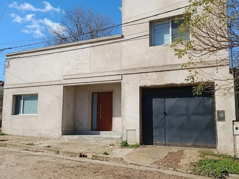 CASA  3 DOMITORIOS