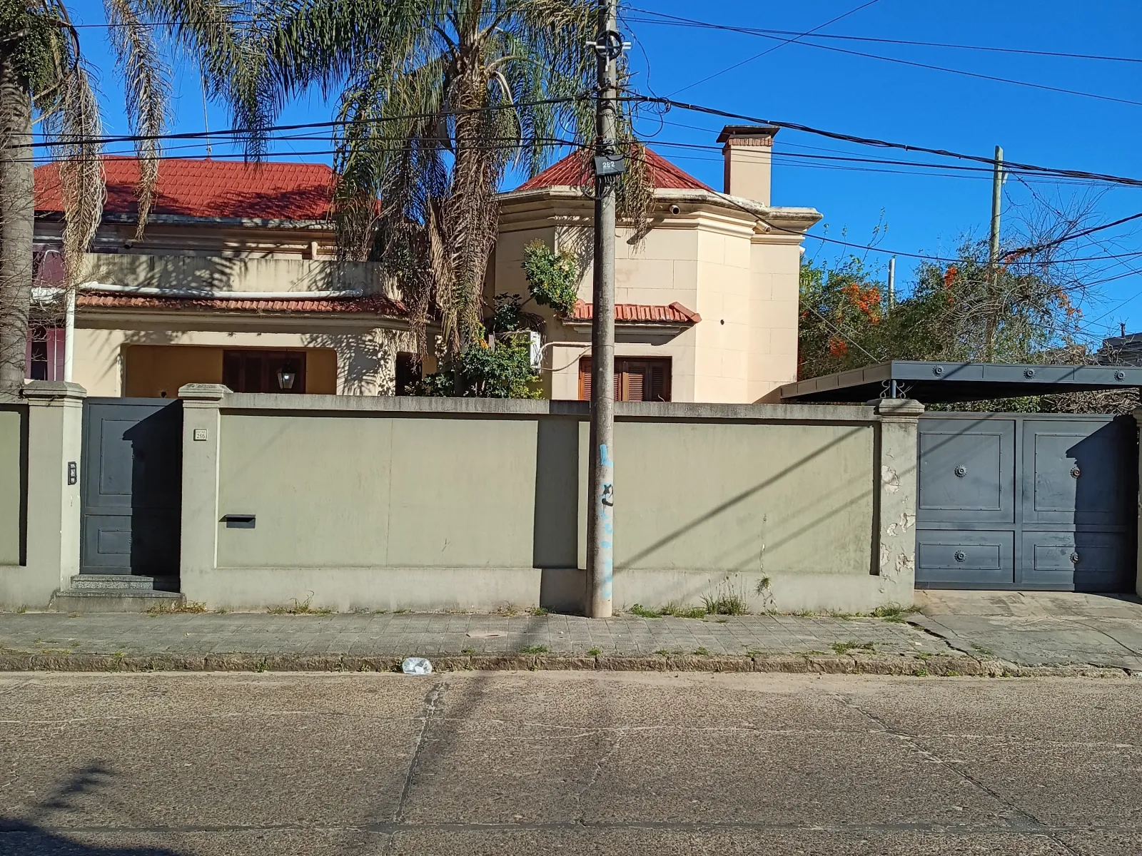 CASA DE ESTILO A RECICLAR