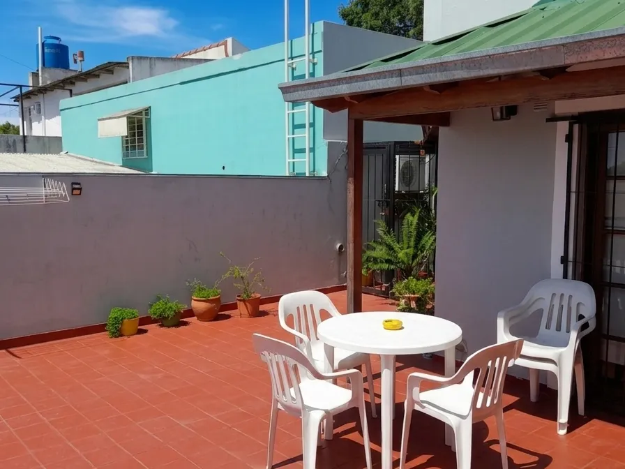 HERMOSA CASA CON SALON VENDE