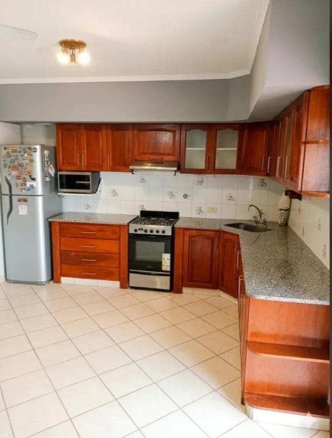 HERMOSA CASA CON SALON VENDE