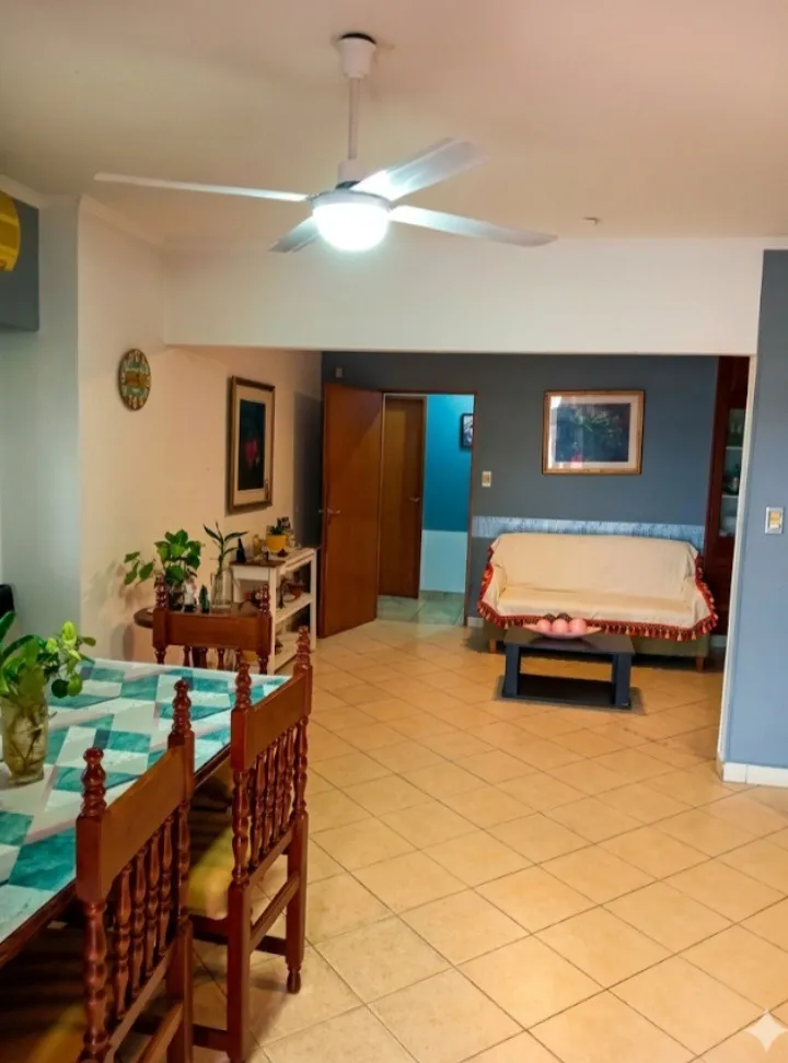 HERMOSA CASA CON SALON VENDE