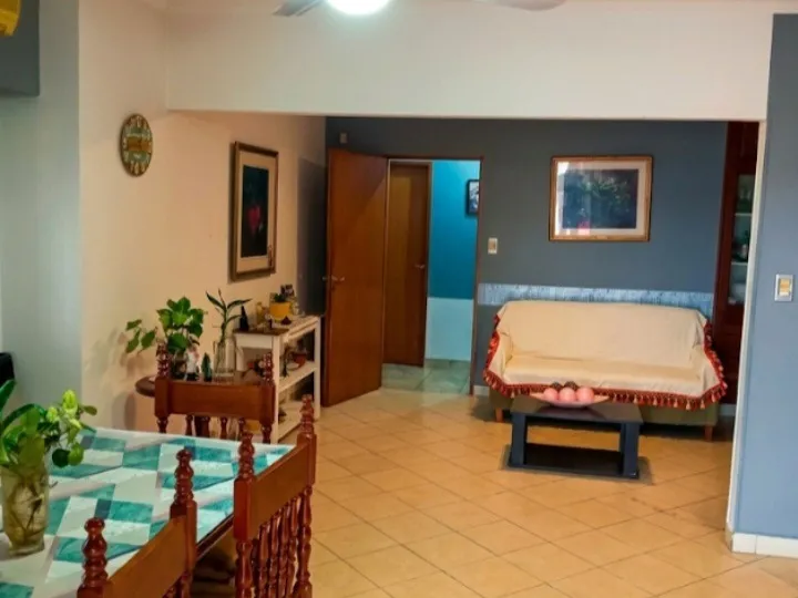HERMOSA CASA CON SALON VENDE