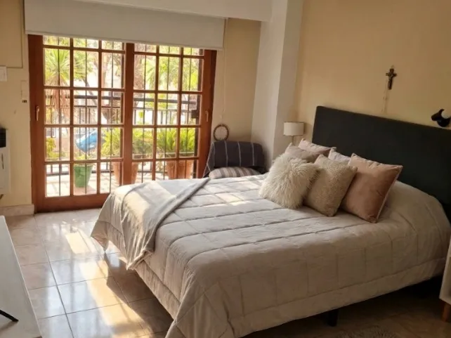 HERMOSA CASA CON SALON VENDE
