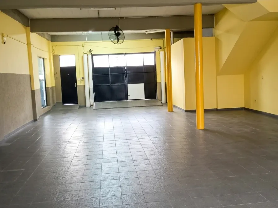 HERMOSA CASA CON SALON VENDE
