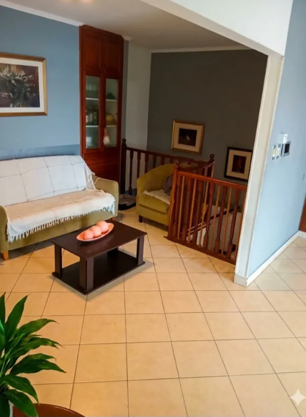 HERMOSA CASA CON SALON VENDE