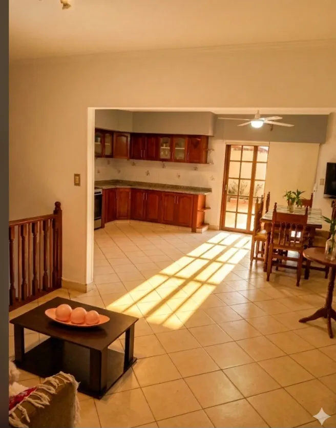 HERMOSA CASA CON SALON VENDE