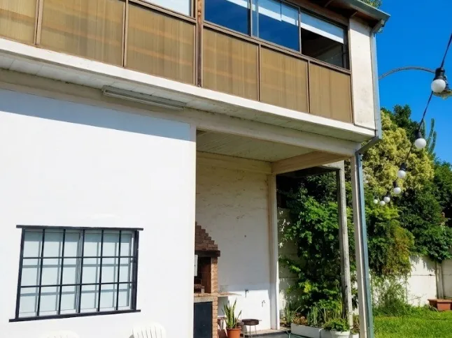 HERMOSA CASA CON SALON VENDE