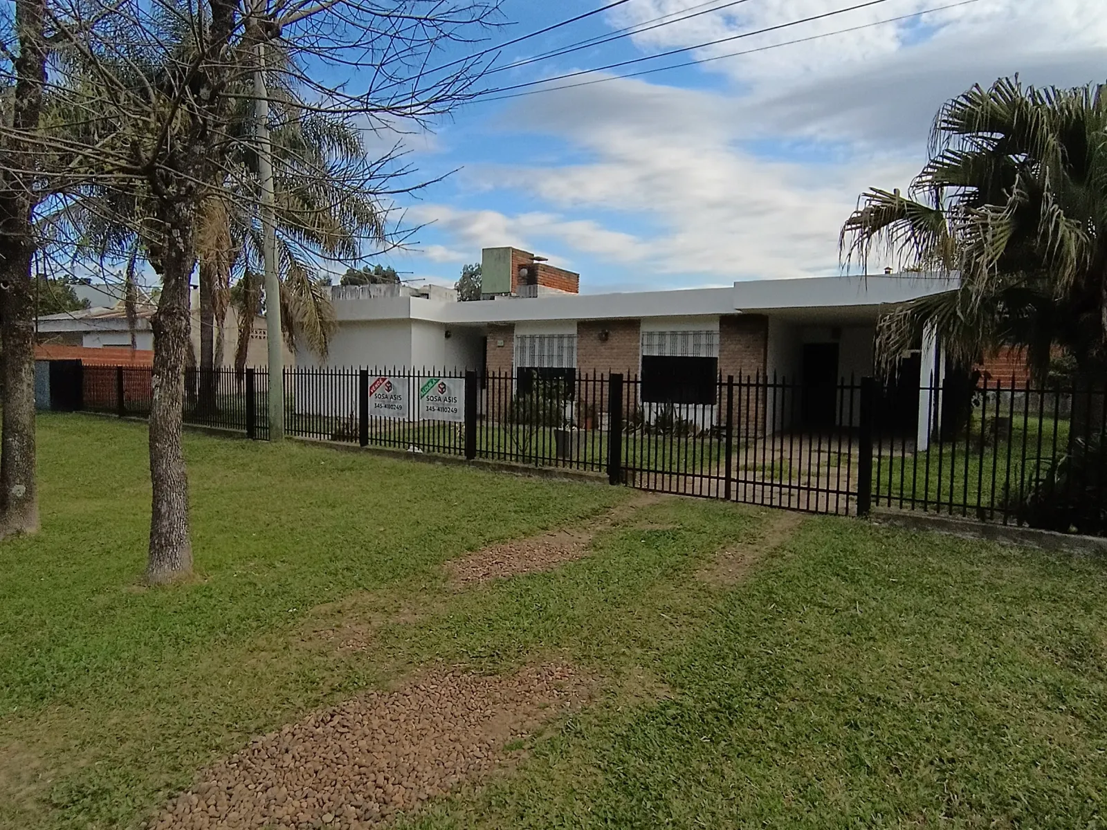 CASA 4 DOR. VILLA ADELA