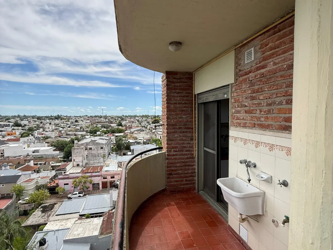 Sarmiento 870