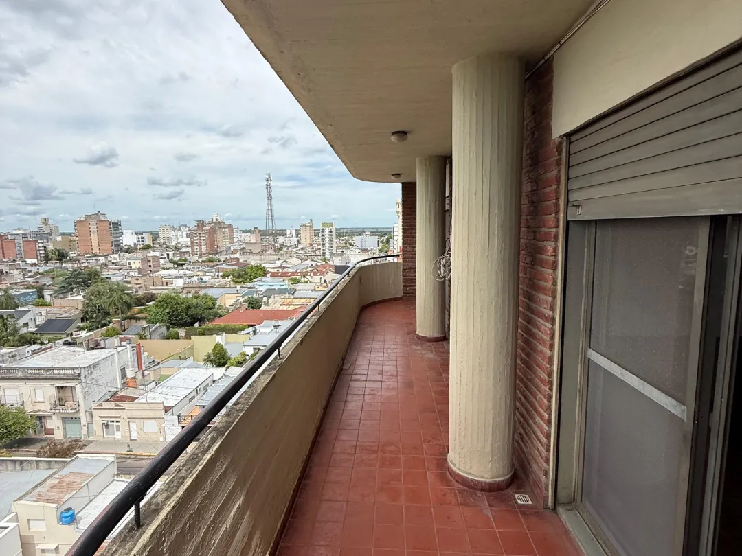 Sarmiento 870